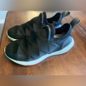 Y-3 ultraboost 22 black and white men size 8 ADIDAS